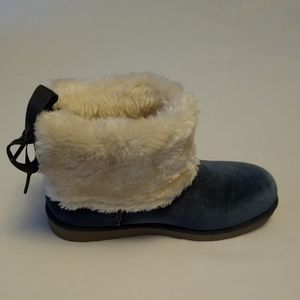 Arizona Jean Co. Boots, 7.5 M blue w/cream fur cuff, worn once. Fit like 7M.